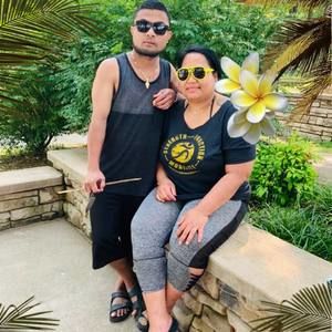 Meet your Posher, Elise